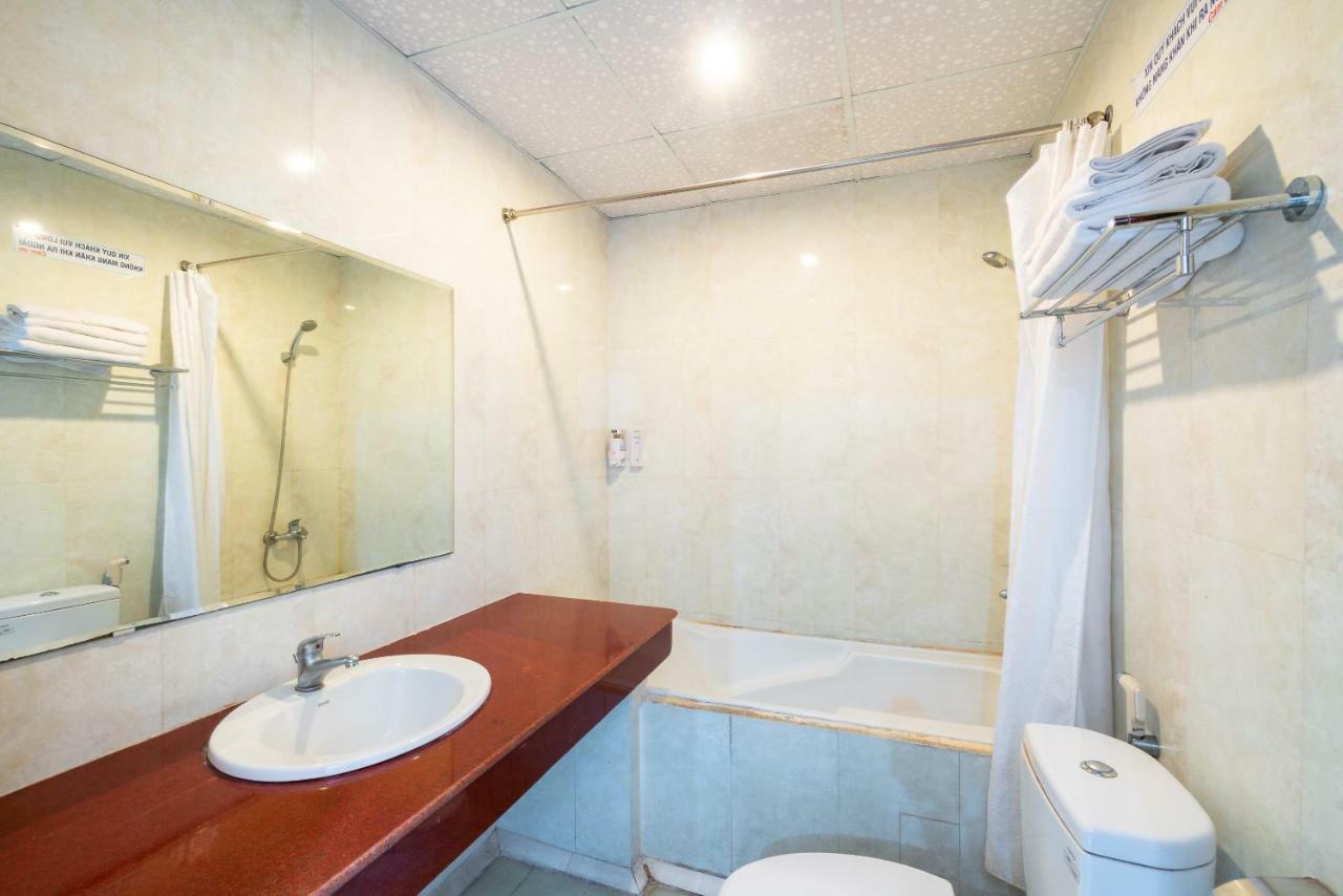 Oyo 375 Hoa Binh Hotel 岘港 外观 照片